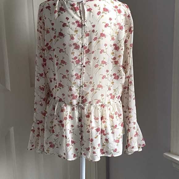 Women’s Medium Krazy Kat Bell Sleeve Floral Blouse - Picture 6 of 8